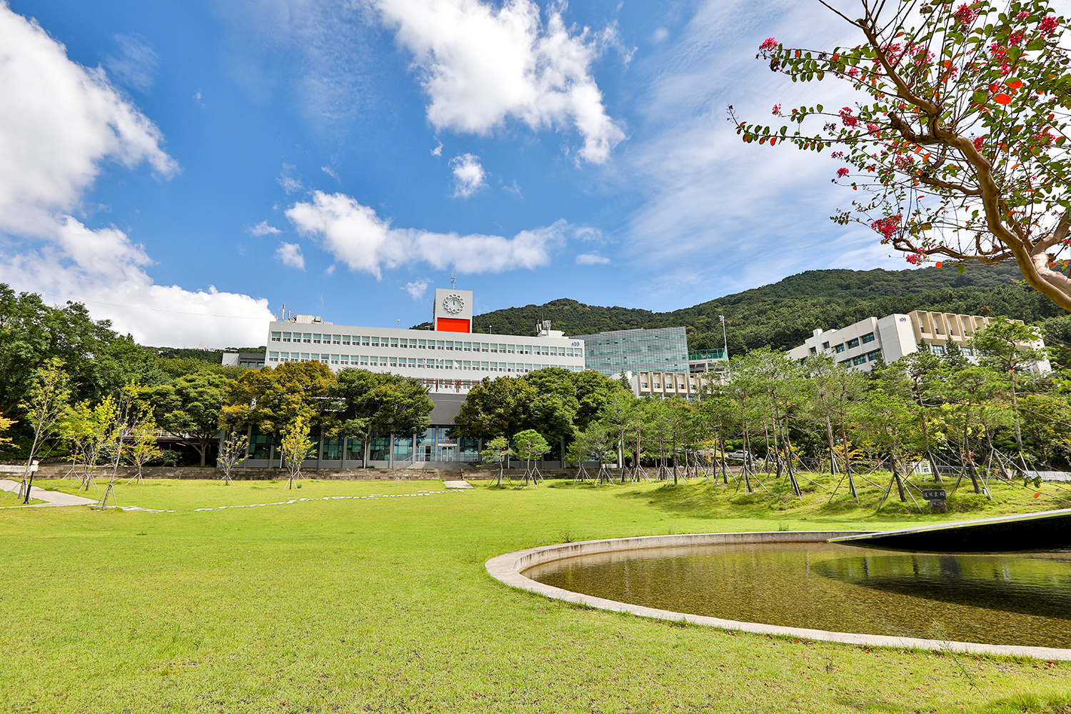 동아대학교 승학캠퍼스 전경